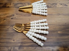 تصویر کارد و چنگال میوه خوری دسته مرواریدی سرامیکی 