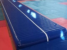 تصویر پیست بادی ژیمناستیک 10 متری 10 meter gymnastic track