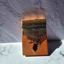 تصویر کالیمبا 17 تیغ طرح گوزن 