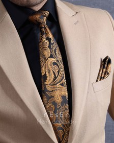 تصویر ست کراوات و دستمال‌جیب مردانه نسن | طرح بته‌جقه مشکی طلایی T87 