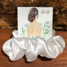 تصویر گیفت عروس اسکرانچی و گوشواره کد 2 