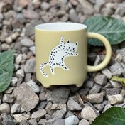 تصویر ماگ گربه پای‌دار کیفیت عالی و برجسته 