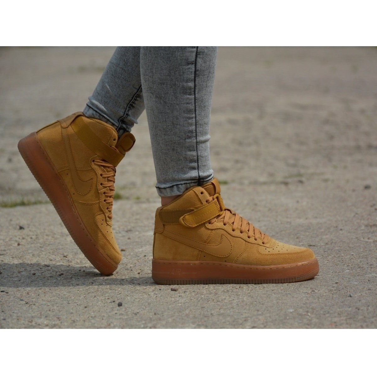 nike air force one high lv8