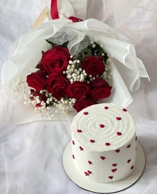 تصویر سبد گل با کیک گل و کیک و عروسک بادکنک تبریک نوزاد از طرف عمه 