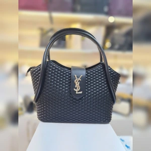 تصویر فروشگاه کیف و کوله شیک سال