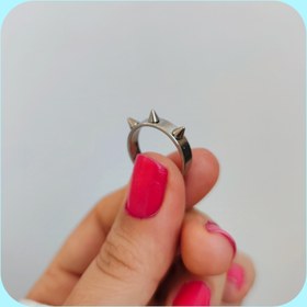 تصویر انگشتر هولوگرامی طرح زامبی رنگ نقره‌ای سایز ۷ 