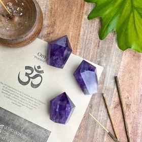 تصویر امیتیست منشوری 