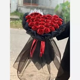 تصویر دسته گل روبانی رز 17 شاخه ای مدل قلب 