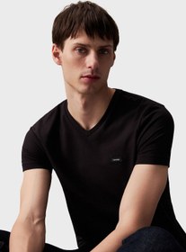 تصویر تی‌شرت یقه V با لوگو برند Calvin Klein Logo V-Neck T-Shirt