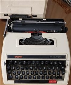 تصویر ماشین تحریر ژاپنی brother 