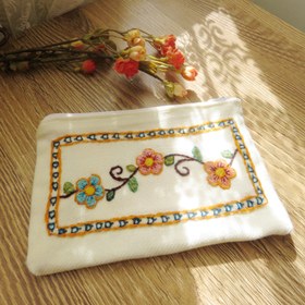 تصویر کیف پته دوزی سفید هنر و صنایع دستی کرمان