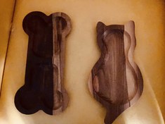 تصویر ظرف غذای چوبی سگ و گربه دوقلو 