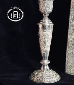 تصویر آینه و شمعدان شبه نقره (آینه طرح نقره چهارگوش و شمعدان تک شاخه طرح نقره) Silverplate mirror and candlestick