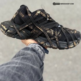 تصویر کتونی بالنسیاگا اسپایدر رنگ مشکی طلایی 