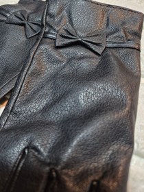 تصویر دستکش چرم زنانه مشکی