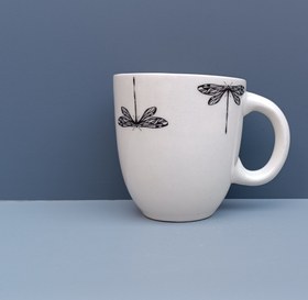 تصویر ماگ طرح سنجاقک مدل خمره ای