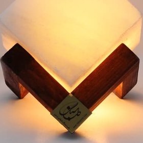 تصویر آباژور سنگ نمک کوبیک خوابیده salt rock lampshade