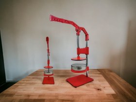 تصویر همبرگرزن ایستاده آیدیش 