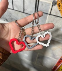 تصویر جاکلیدی قلب پیکسلی | تولید شده با پرینتر سه‌بعدی | طراحی خاص و سبک Pixel Heart Keychain | 3D Printed | Unique & Lightweight Design