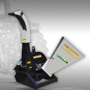 تصویر چوب خردکن پشت تراکتوری 