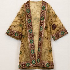 تصویر پانچو سنتی مزونی سوزن‌دوزی زنانه با گل‌های سبز و قرمز | پانچو مجلسی هندی جلو باز حریر 