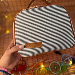 تصویر کیف آرایش صندوقی مدل راه راه 