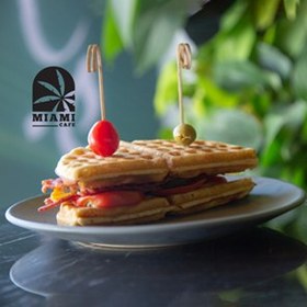 تصویر وافل بیکن 