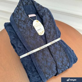 تصویر حوله تن پوش مخمل ژاکارد کلاه‌دار کارینا مدل لارن 