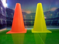 تصویر مانع مخروطی 25 سانت نشکن رنگی 