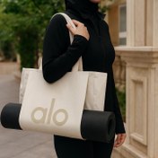 تصویر کیف کتان یوگا - alo Yoga