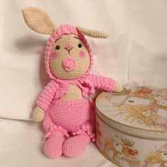 تصویر عروسک دست باف خرگوش صورتی 