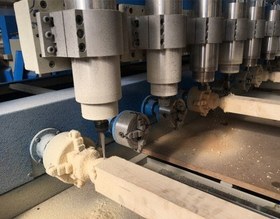 تصویر دستگاه CNC خراطی چوب 