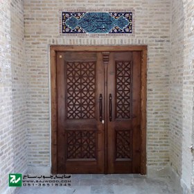 تصویر درب چوبی ورودی ساختمان و آپارتمان ،هتل سنتی صنایع چوب ساج مدل M4 