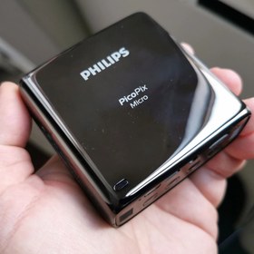 تصویر پروژکتور مینی فیلیپس مدل PicoPix Micro 