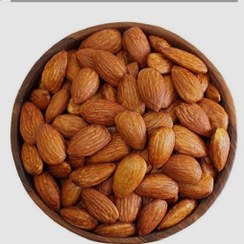 تصویر مغز بادام خارجی درشت و کشیده 