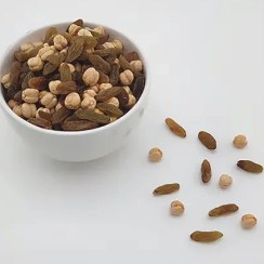 تصویر نخود و کشمش تازه و باکیفیت 