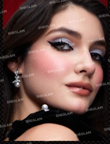 تصویر رژگونه مایع مرلین مونرو 