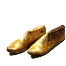 تصویر قالب چوبی کفش بچگانه سایز 27 قدیمی 