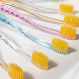 تصویر مسواک با خواص آنتی باکتریال اتمی Atomy toothbrush