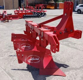 تصویر گاوآهن سه خیش 