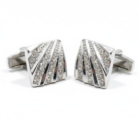 تصویر دکمه سردست لوکس نقره‌ای نگین‌دار مدل الماس‌شکاری 