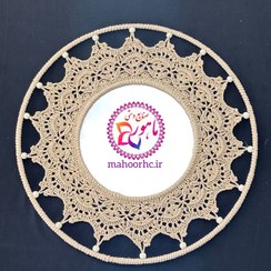 تصویر آیینه دیوارکوب حصیری دکوراتیو ماندالا بافی با نخ مرسریزه و مهره چوبی 