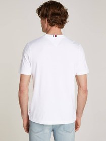 تصویر تی‌شرت آستین کوتاه راه‌راه مردانه - 100% پنبه، سفید برند Tommy Hilfiger Men's Chest Stripe Short Sleeve T-Shirt - Cotton, White