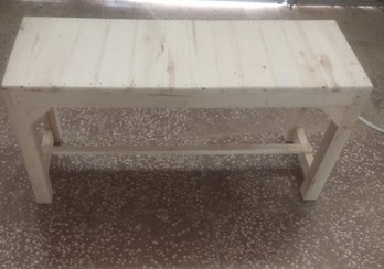 تصویر نیمکت چوبی wooden bench