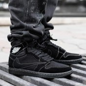 تصویر کتونی نایک ایر جردن تراویس Nike Air Jordan 1 Travis Black Phantom 