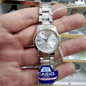 تصویر ساعت کاسیو ست زنانه و مردانه CASIO بند استیل نقره ای موتور ژاپن داخل صفحه هم حک شده ضد اب 