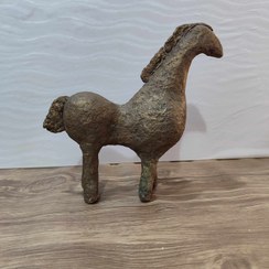 تصویر مجسمه ی پاپیه ماشه اسب Papier-mâché horse sculpture