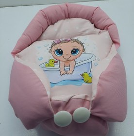 تصویر قنداق فرنگی سوئیسی نوزاد رافل رنگ صورتی طرح بیبی دختر 