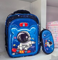 تصویر کوله پشتی فضانورد 