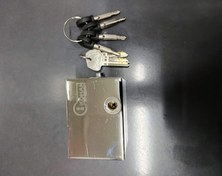 تصویر قفل مکعبی دوکلید کهن 